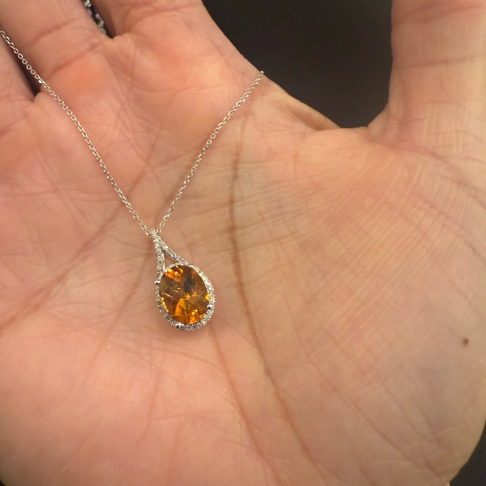 NWT! 1.80 Natural Citrine pendant .14 ct diamond with 14 carat white gold